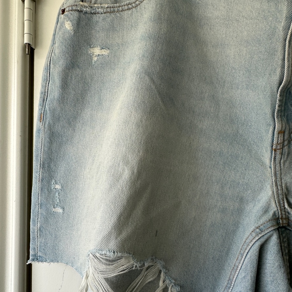 Old Navy Womens High Rise Slouchy Straight Jean Shorts Light Wash‎ NWT Summer - Picture 3 of 8
